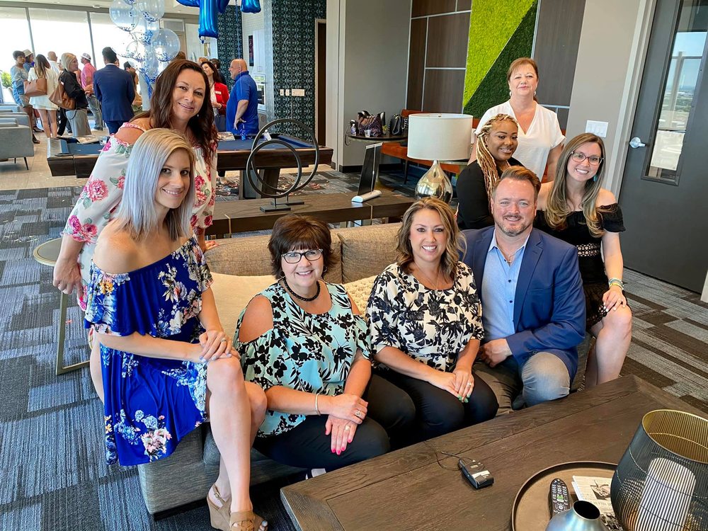 Amy Downs Team - Livv Real Estates