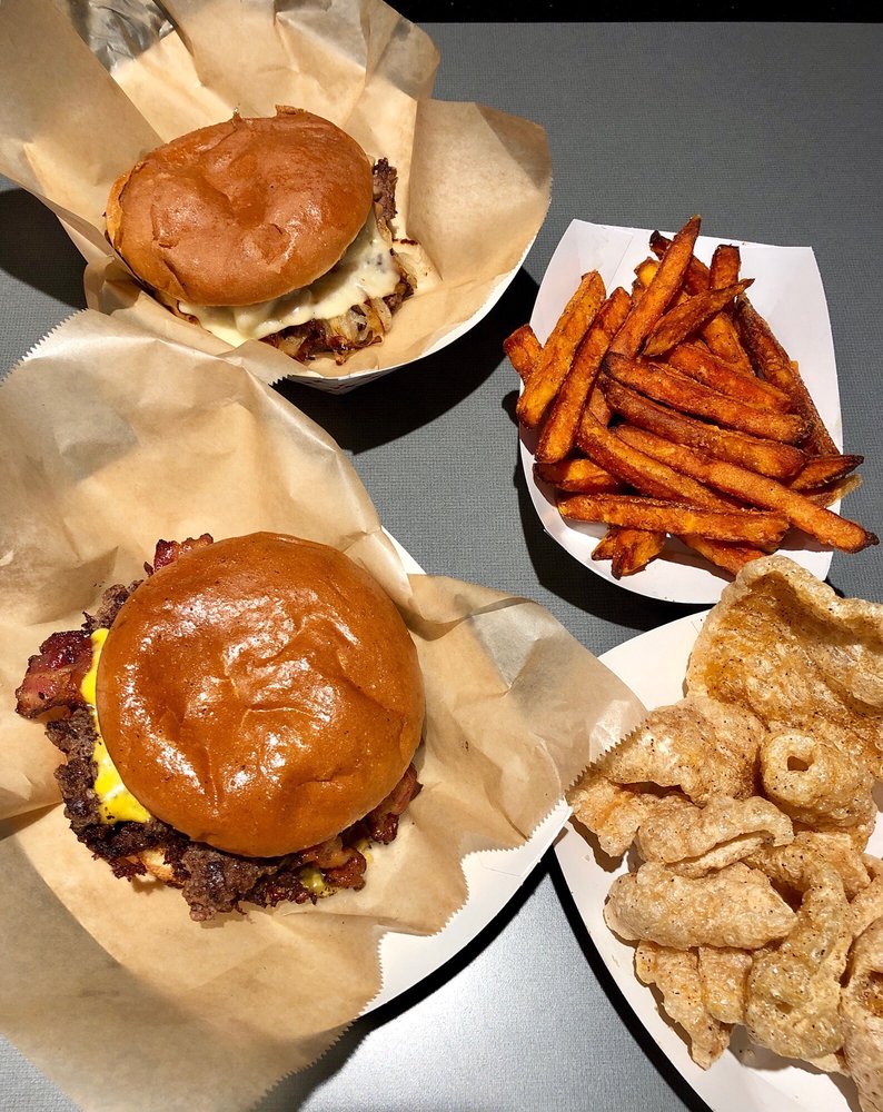 Smitty S Garage Burgers Beer Order Food 84 Photos 70 Smitty S Garage Burgers