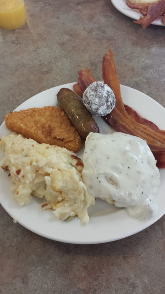 HyVee Food Stores 12 Reviews Drugstores 3504 Clinton Pkwy