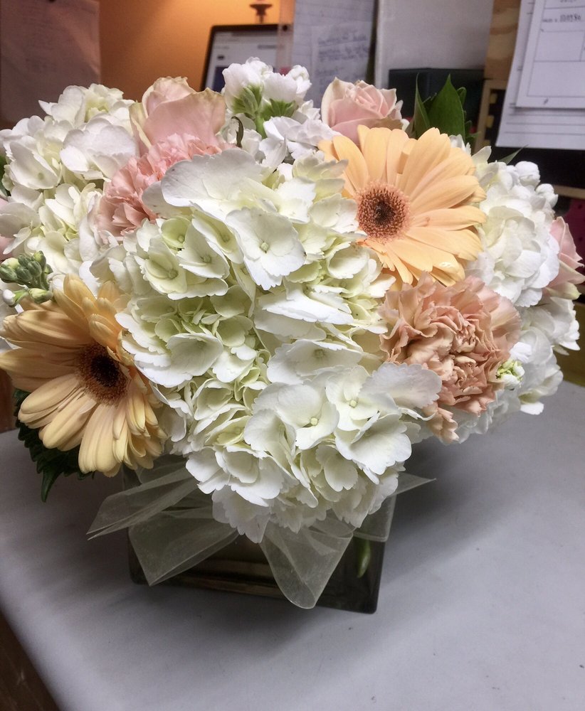 Fallbrook Star Florist Florists 845 S Main St, Fallbrook, CA