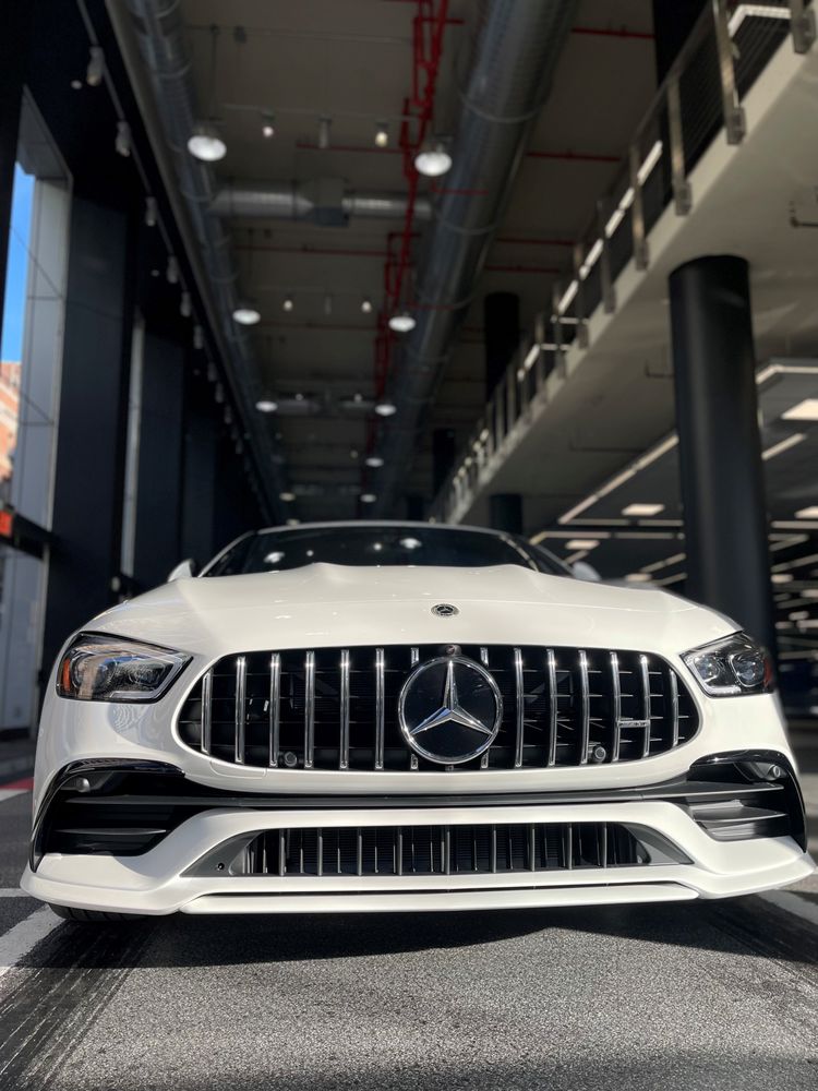Mercedes-Benz Manhattan