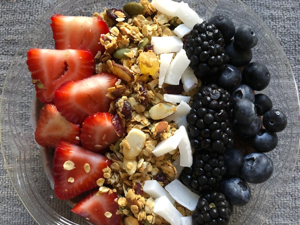Fruity Smoothie & Granola