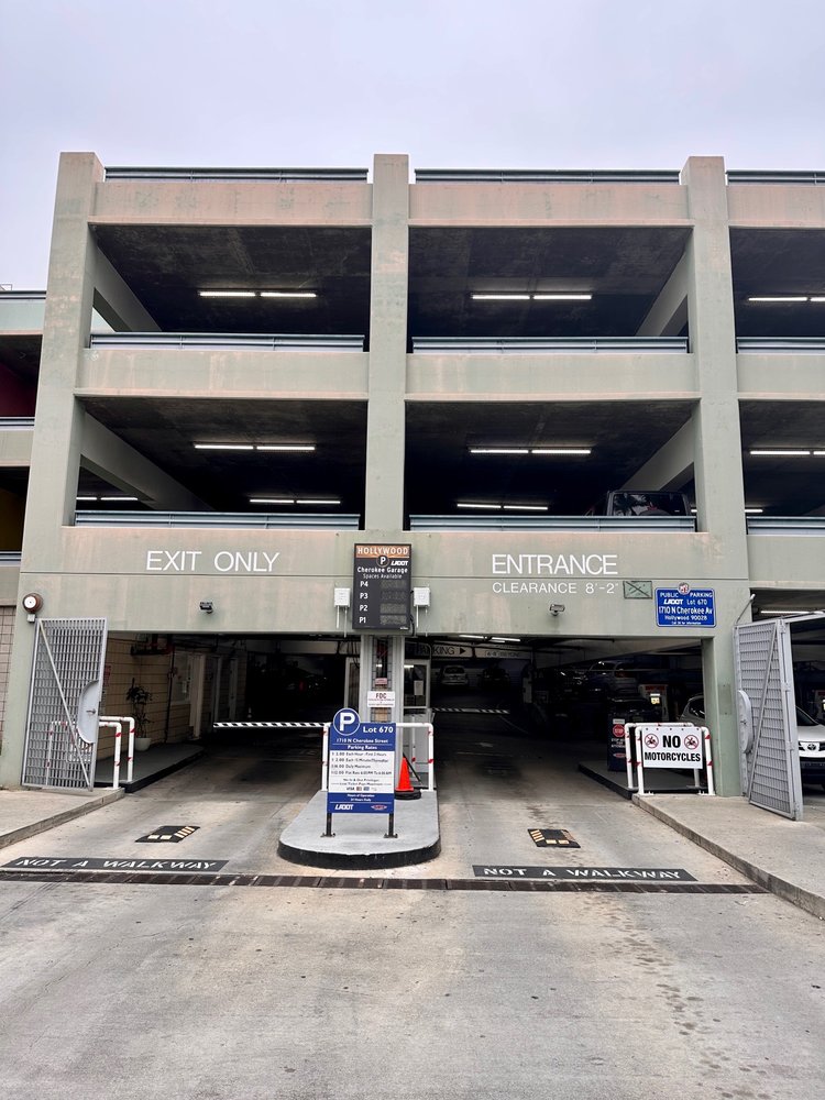 Cherokee & Hollywood Parking Garage