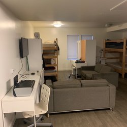 Icon Apartments 37 Photos 36 Reviews 6545 Trigo Photo Of Icon Apartments Isla Vista Ca United States Living Room With