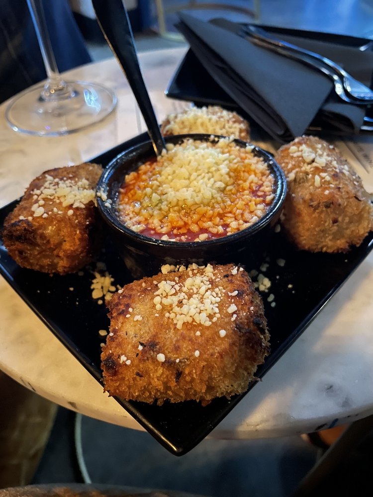 The Social Resturaunt and Bar