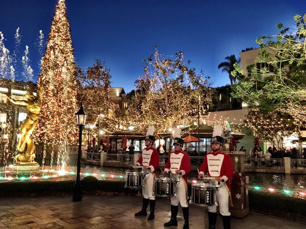 photo of americana at brand glendale ca united states playing heavy metal - Heavy Metal Christmas Songs photo of americana at brand glendale ca united states playing heavy metal - Heavy Metal Christmas Songs