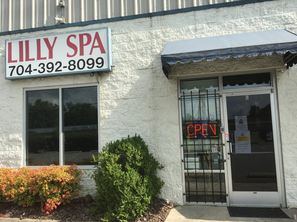 Lilly Hot Stone Baths & Spa