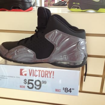 Famous Footwear 49 Photos 11 Reviews Shoe S 1800 E Rio Photo Of Famous Footwear Tempe Az United States