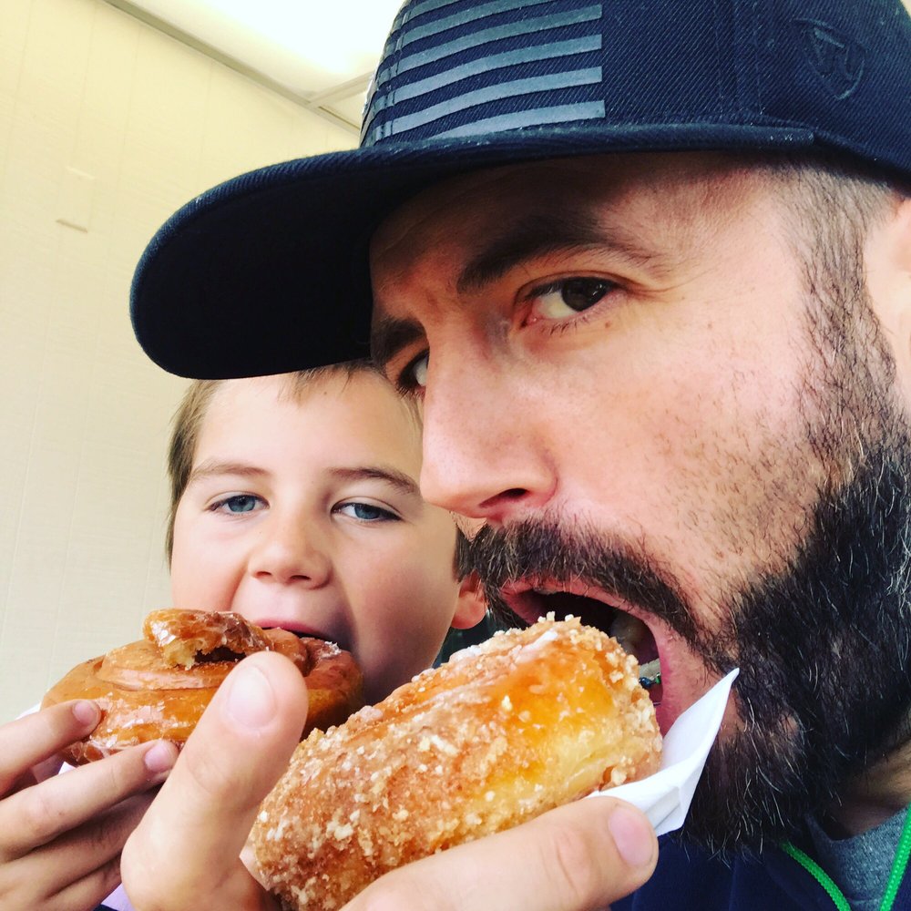 Happy Donuts