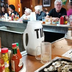 hunts oyster bar seafood restaurant 369 photos 578 reviews hunts restaurant