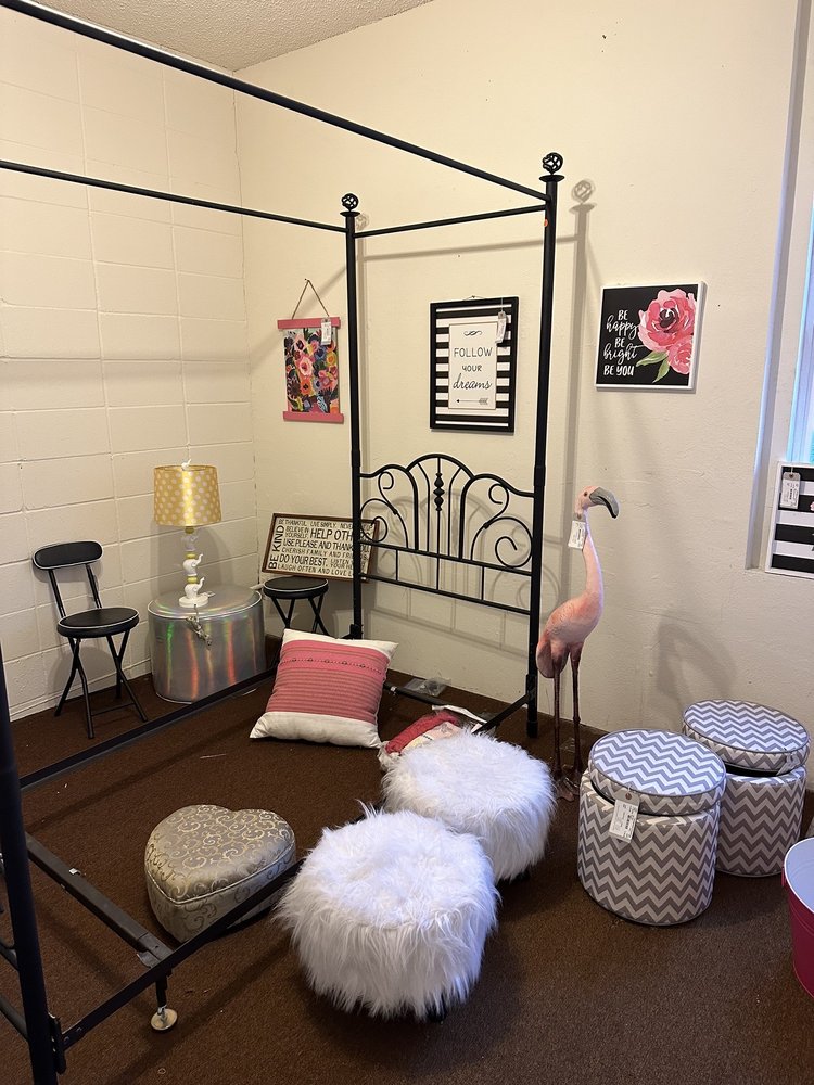 Consignment Furnishings