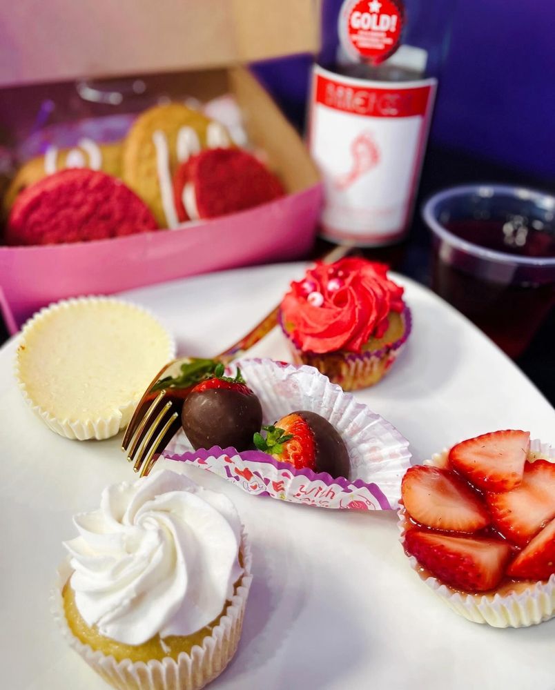 Royal Cheesecake & Varieties