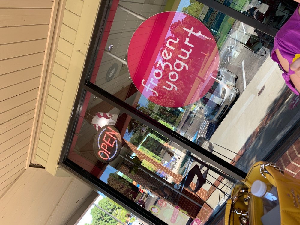 Menchie's Frozen Yogurt