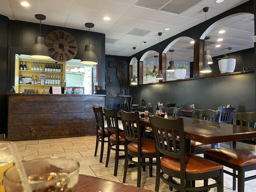 Vesuvio's Italian Restaurant & Pizzeria