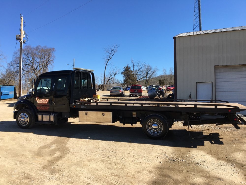 Towing business in Farmington, MO