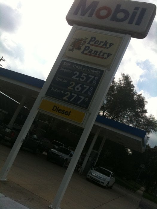 Perky Pantry Mobil Chelsea Gas Stations 501 S Main St, Chelsea, MI