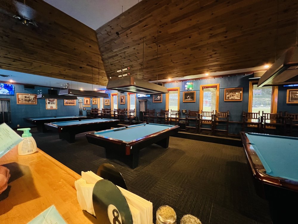 Country Retreat Family Billiards & Grill