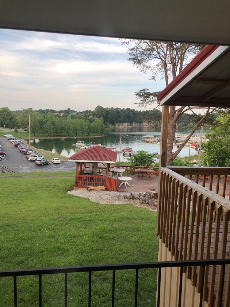 Nolin Lake Lodge American (Traditional) 14088 Peonia Rd, Clarkson