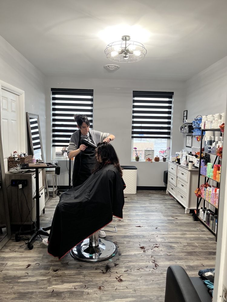 The Salon Upstairs
