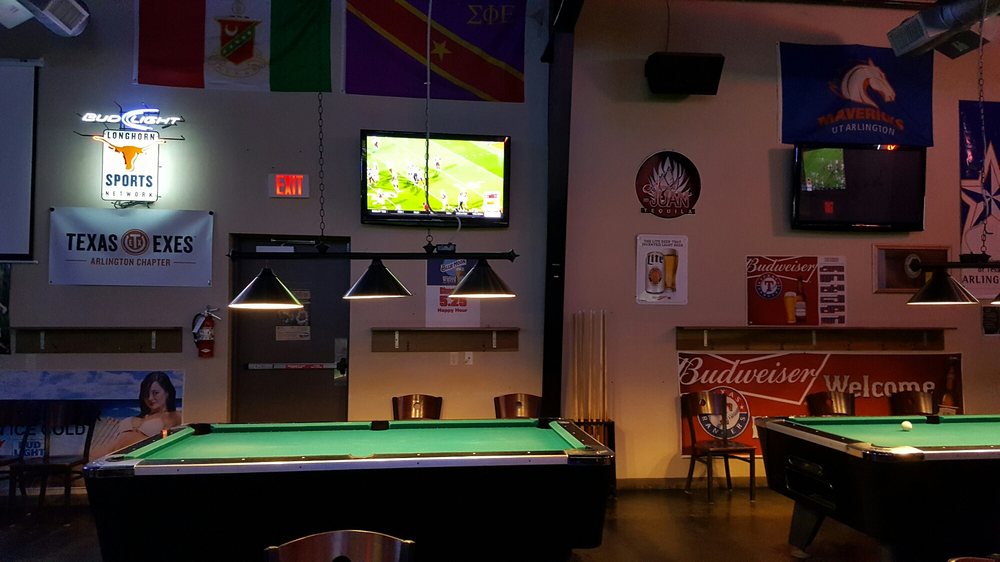 Mavericks Bar & Grill
