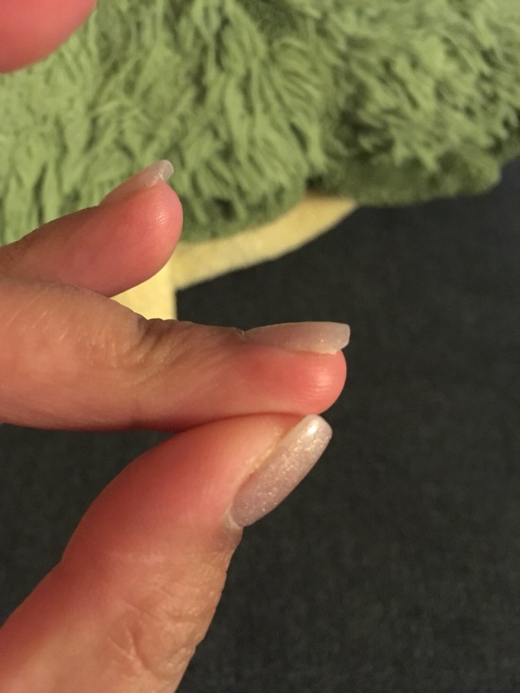 Elum Nails