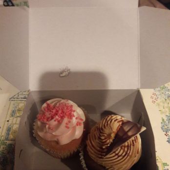 Oral baby cakes up that black ass center and