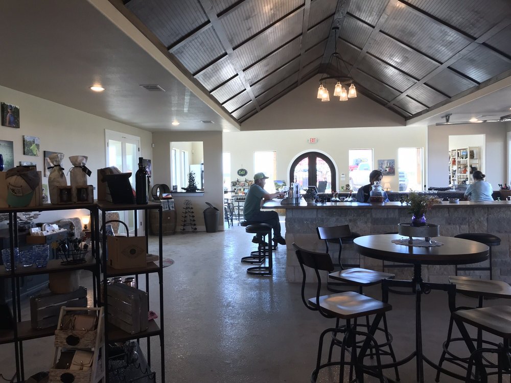 3 Texans Winery and Vineyard