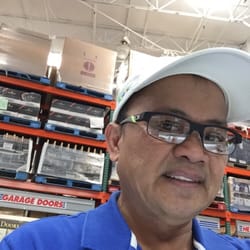 What types of frames does Costco Optical sell?