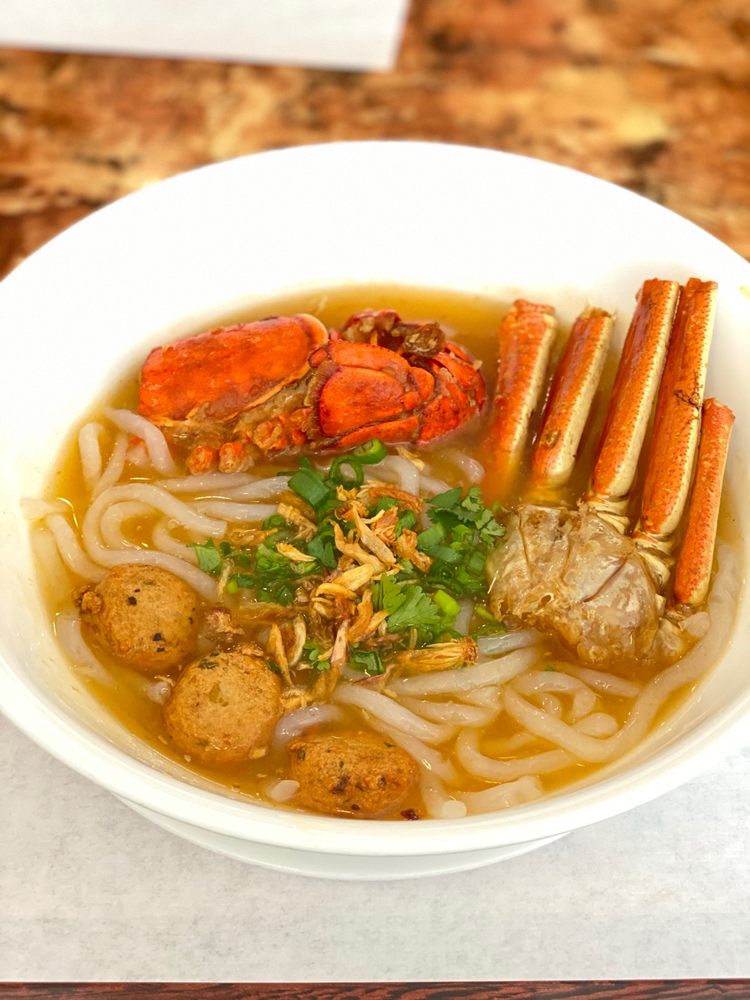 Que Ta Banh Canh Trang Bang - Udon Noodle Soup