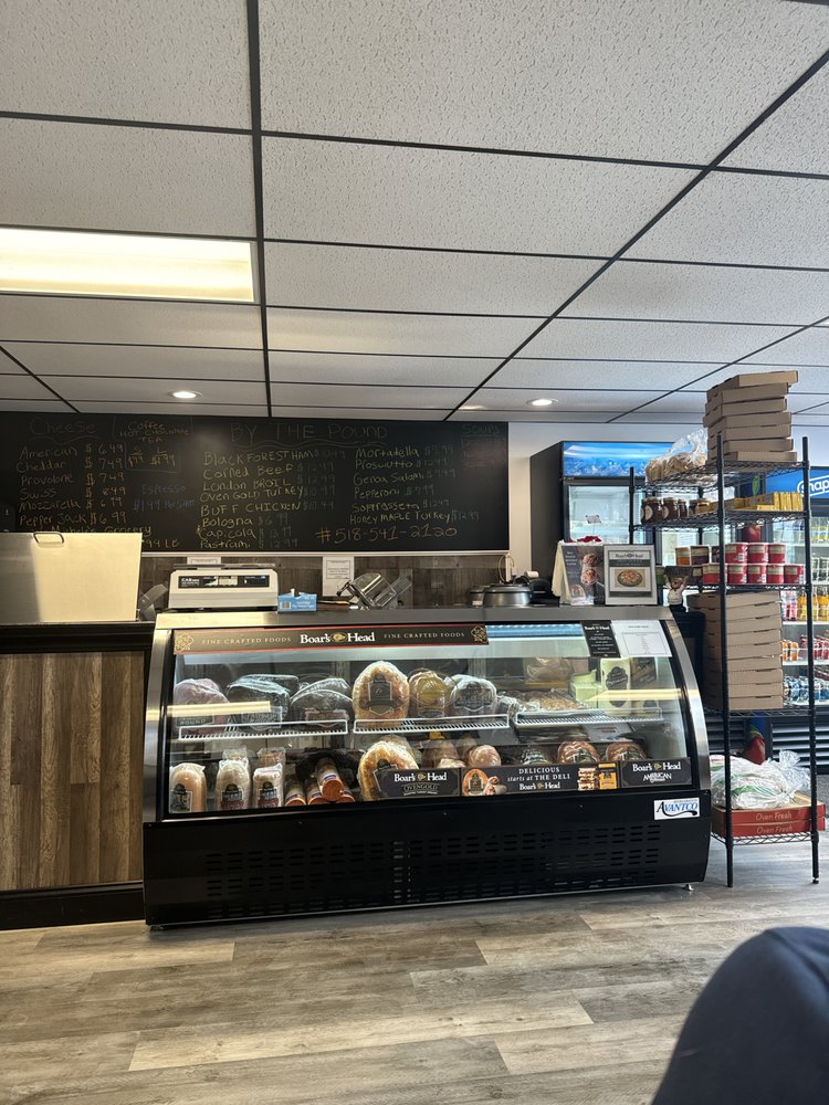 Lucca’s Delicatessen