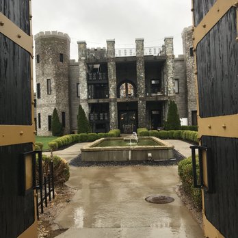 Castle Post Closed 42 Photos 18 Reviews Hotels 230 Pisgah Photo Of Castle Post Versailles Ky United States