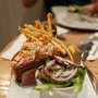 Burger & Lobster