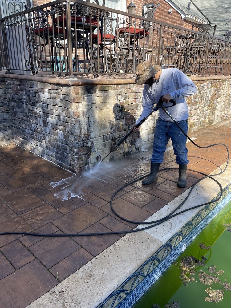 Magic Touch Cleaning & Maintenance