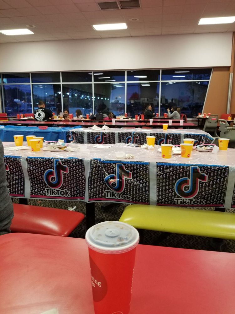 Peter Piper Pizza