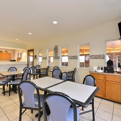 Americas Best Value Inn 18 Photos Hotels 203 Se 7th St Stuart Photo Of Americas Best Value Inn Stuart Ia United States Breakfast Area