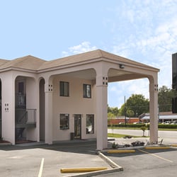 Super 8 By Wyndham Eufaula Hotels 1375 S Avenue Photo Of Super 8 By Wyndham Eufaula Al United States