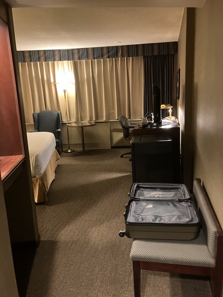 Chateau Lacombe Hotel