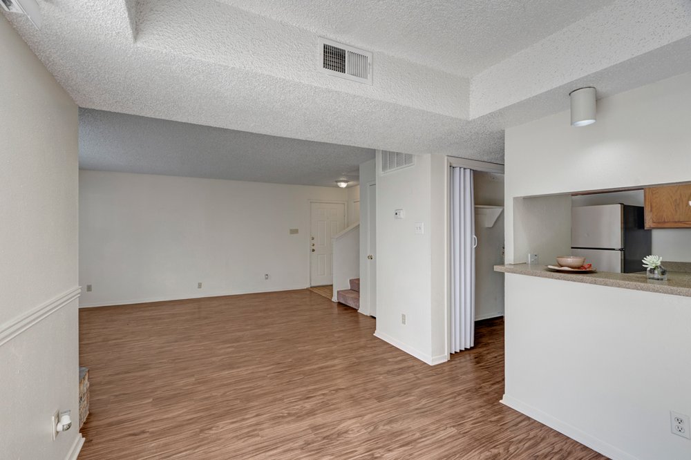 Summertree Place Apartments