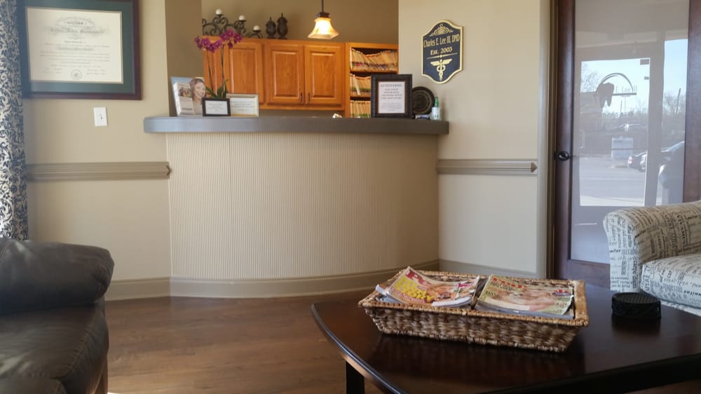 image of business Lee, Charles E III,DMD