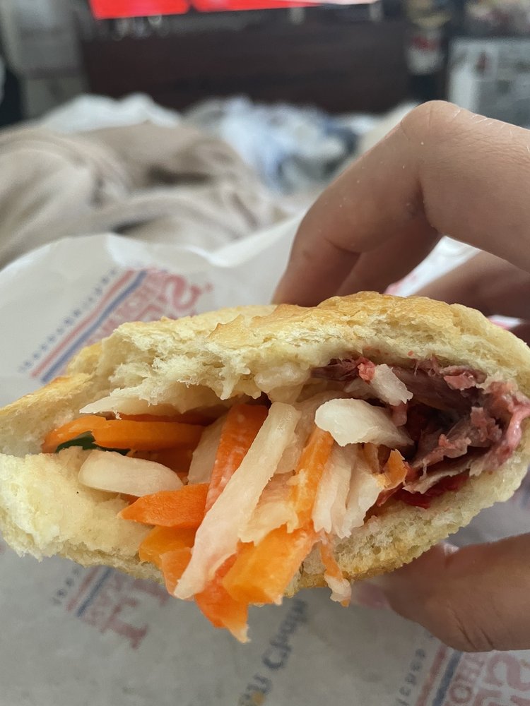 Lee's Sandwiches