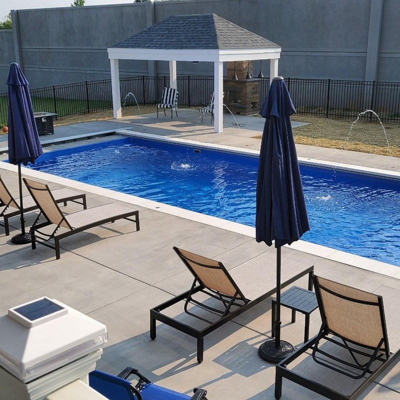 DAVENPORT EXTREME POOLS & SPAS Pool & Hot Tub Service 1101 Spencer